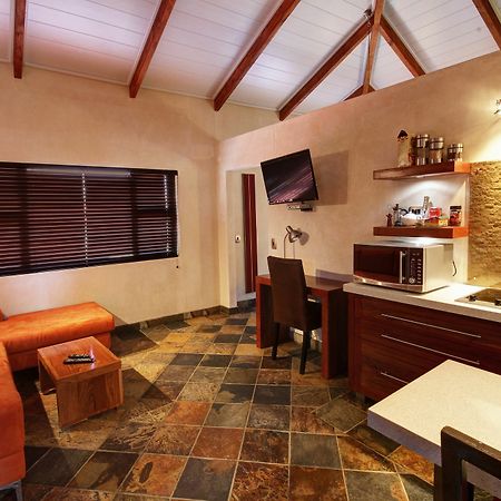 Hartmann Suites Serviced Self-Catering Apartments Windhoek Exteriör bild